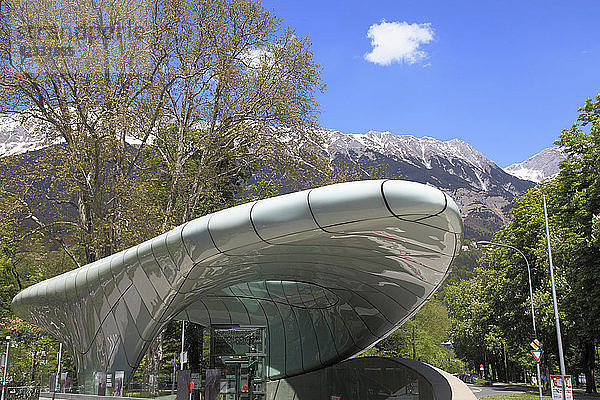 Österreich  Tirol  Innsbruck  Hungerburg-Seilbahnstation  Pflichtvermerk: Zaha Hadid architect