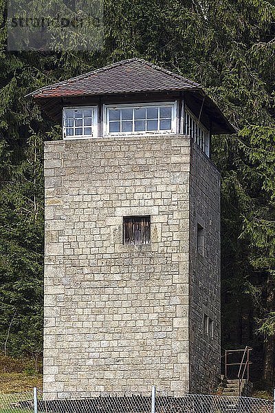 Ehemaliger Wachturm in der KZ-Gedenkstätte Flossenbürg  Flossenbürg  Oberpfalz  Bayern  Deutschland  Europa