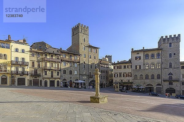 Piazza Grande mit Patrizierhäusern  Arezzo  Toskana  Italien  Europa