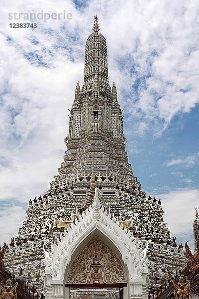 Tempelturm  kleiner Prang  Wat Arun  Bangkok  Thailand  Asien