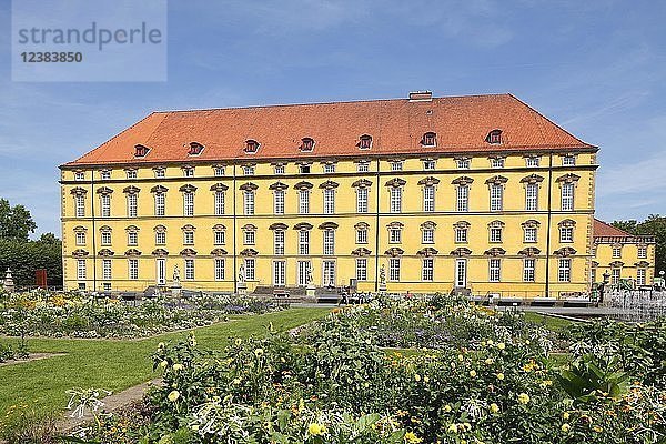 Fürstbischöfliches Schloss  Residenz der Universität  Osnabrück  Niedersachsen  Deutschland  Europa