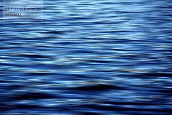 Unscharfes blaues Wasser  Hintergrundbild