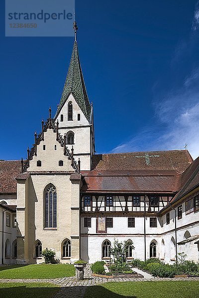 Kreuzgarten  Kloster  Klosterkirche in Blaubeuren  Schwäbische Alb  Baden-Württemberg  Deutschland  Europa