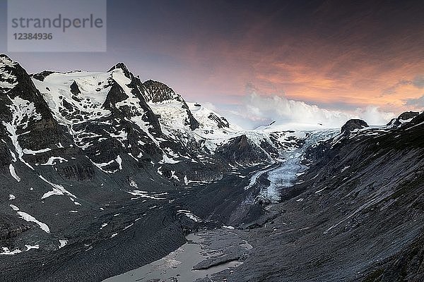 Erstes Morgenlicht am Großglockner  Hohe Tauern  Pasterze  Kärnten  Österreich  Europa