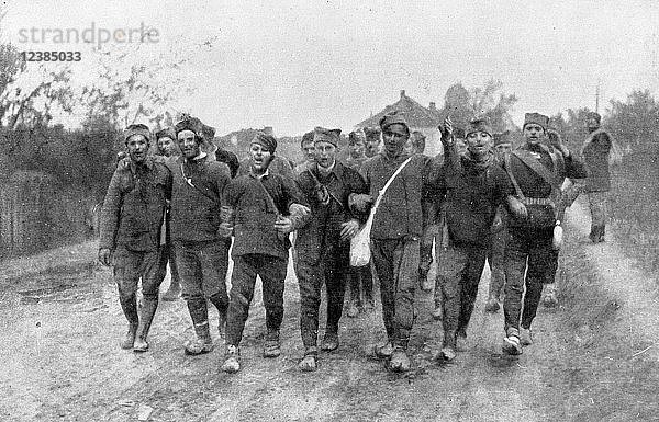Serbische Truppen auf dem Weg in den Kampf  1915  Serbien  Europa