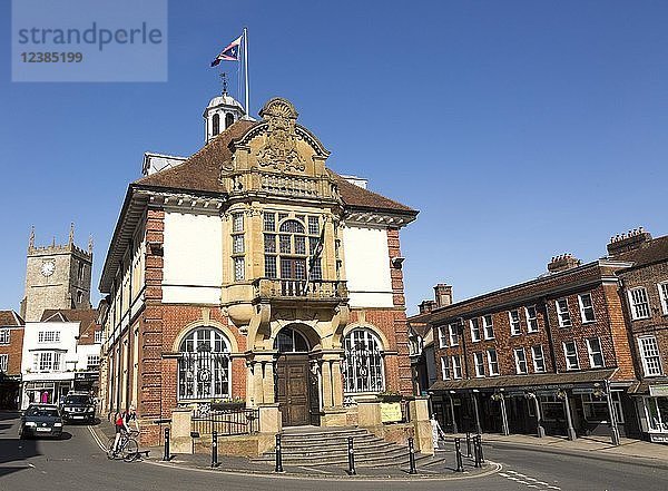 Historisches Rathaus im Zentrum von Marlborough  Wiltshire  England  Vereinigtes Königreich  Europa