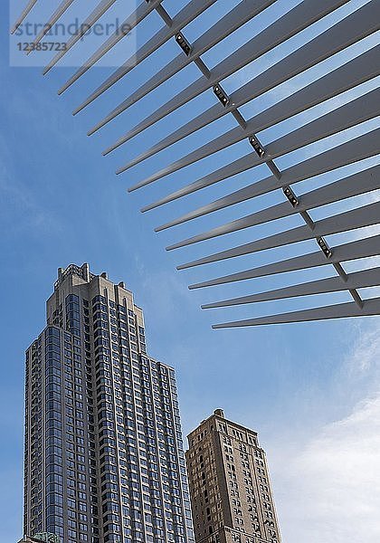 Woolworth- und Transportation-Gebäude mit Dach der Oculus Station  World Trade Center  New York City  USA  Nordamerika