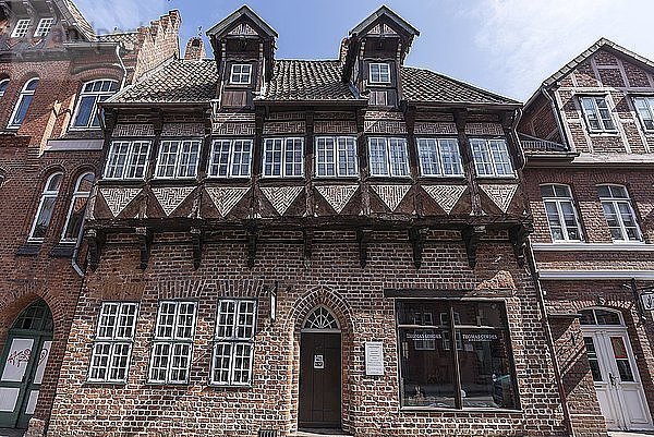 Historisches Haus  Backsteinarchitektur  Altstadt  Lüneburg  Niedersachsen  Deutschland  Europa