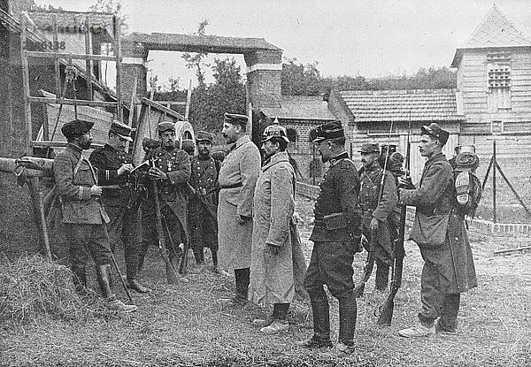 Befragung deutscher Gefangener  1914  Frankreich  Europa