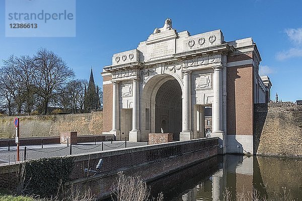 Menin Gate  Triumphbogen  Britisches Kriegsdenkmal aus dem Ersten Weltkrieg  Ypern  Westflandern  Belgien  Europa