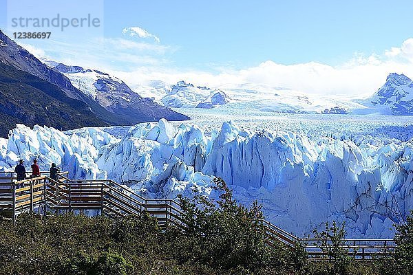 Aussichtsplattform des Perito-Moreno-Gletschers  Parque Nacional Los Glaciares  El Calafate  Provinz Santa Cruz  Argentinien  Südamerika