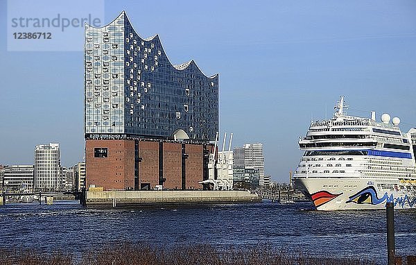 Kreuzfahrtschiff Aida in der Elbphilharmonie  Hamburg  Deutschland  Europa