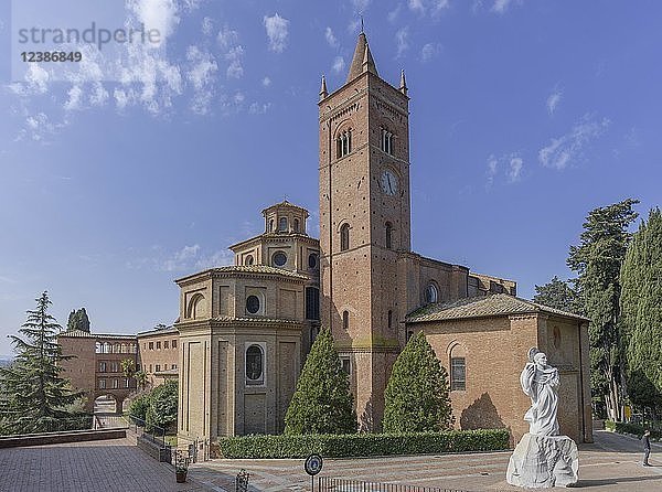 Abtei von Monte Oliveto Maggiore  Asciano  Toskana  Italien  Europa