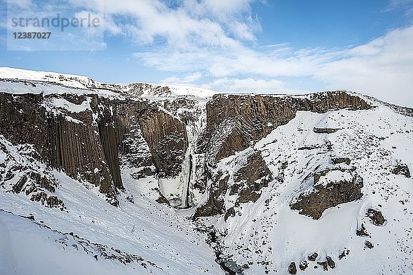 Litlanesfoss Wasserfall mit Basaltsäulen  Vallanes  Ostisland