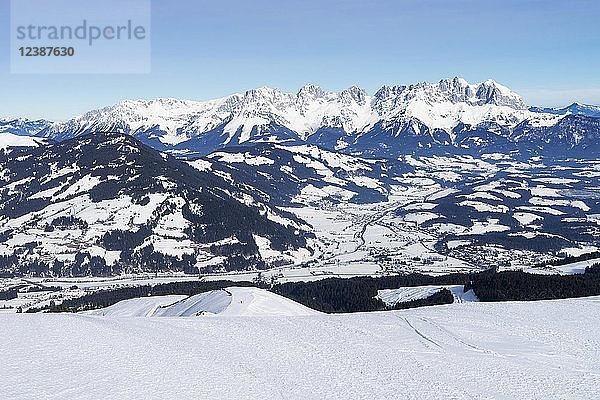 Blick auf Wilder Kaiserim Winter  Tirol  Österreich  Europa