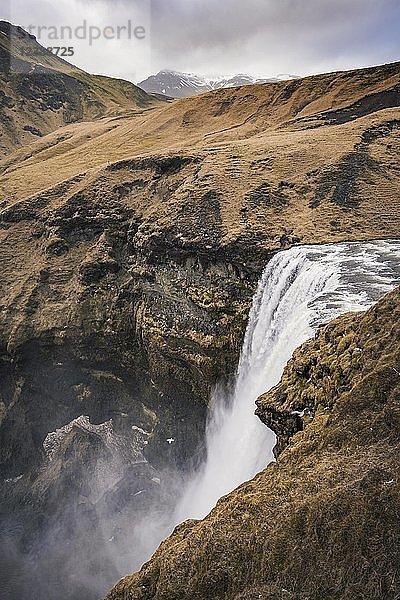 Skogafoss Wasserfall  Skogar  Südisland  Island  Europa