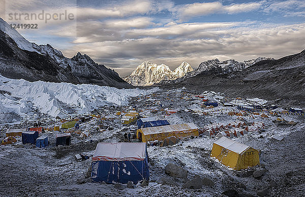 Nepal  Solo Khumbu  Everest  Sagamartha National Park  Tents at the Base camp