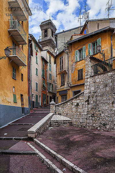 France  Provence-Alpes-Cote d'Azur  Nice  Old town  alley and houses