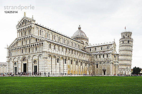 Italien  Toskana  Pisa  Dom von Pisa und Schiefer Turm von Pisa