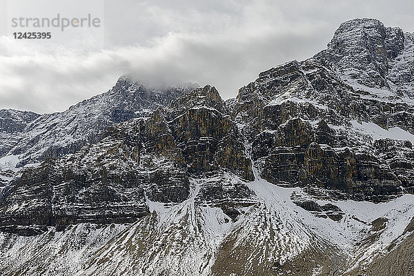 Kanada  Alberta  Banff  Schneebedeckte Berge