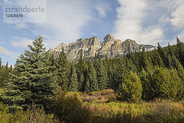 Kanada  Alberta  Banff  Panoramablick auf Berge