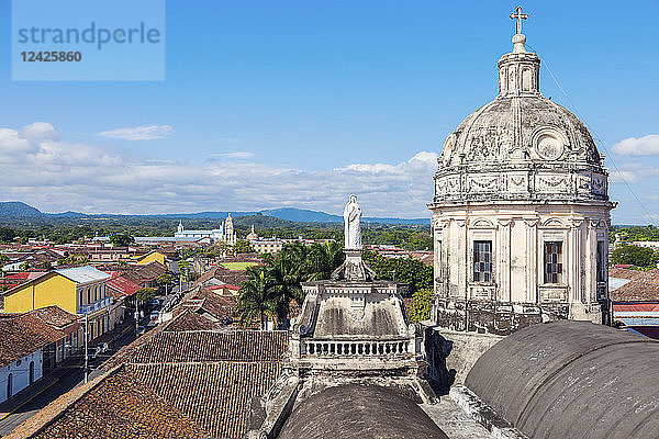 Nicaragua  Granada  Kuppel der Kirche La Merced