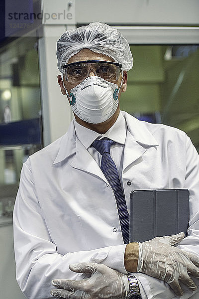 Porträt eines Wissenschaftlers im Labor