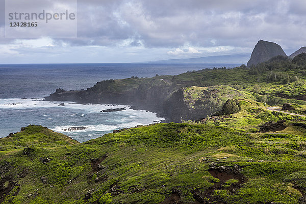 Majestätischer Blick auf die Küstenlandschaft  Maui  Hawaii  USA