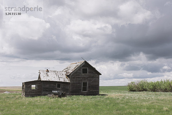 Verlassenes Bauernhaus in der Prärie  Saskatchewan  Kanada.