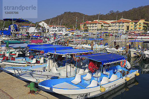 Santa Cruz Marina  Huatulco  Bundesstaat Oaxaca  Mexiko  Nordamerika