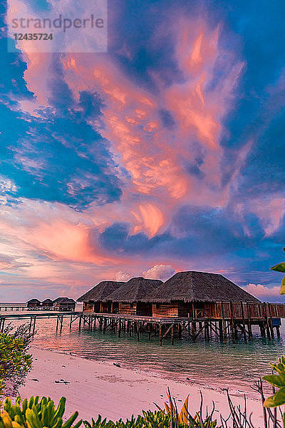 Wunderschöne Kulisse im Conrad Maldives Rangali Island  Malediven  Indischer Ozean  Asien
