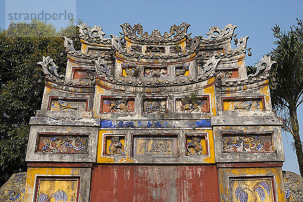 Das Chuong Duc Tor in der Kaiserstadt in der Zitadelle von Hue  UNESCO Weltkulturerbe  Hue  Vietnam  Indochina  Südostasien  Asien