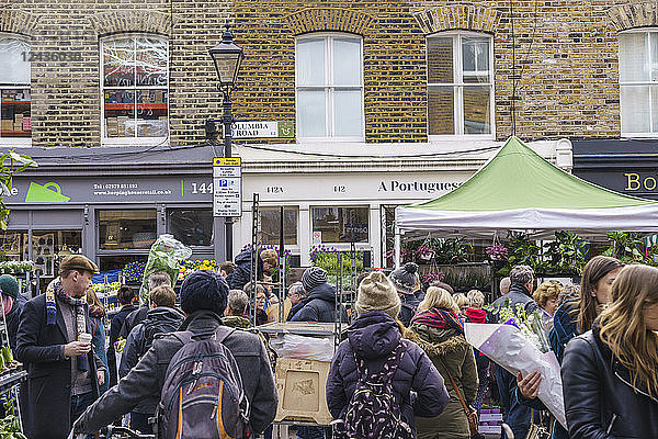 Columbia Road Flower Market  ein sehr beliebter Sonntagsmarkt zwischen Hoxton und Bethnal Green in East London  London  England  Vereinigtes Königreich  Europa