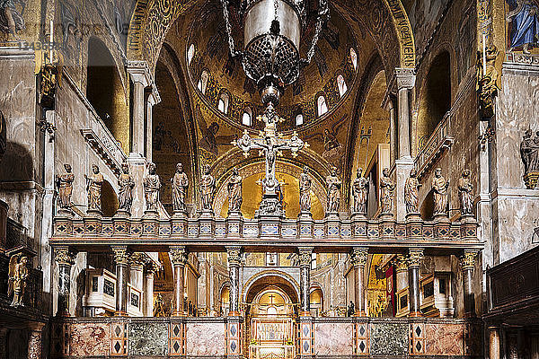 Innenraum des Markusdoms (Basilica di San Marco)  Venedig  UNESCO-Weltkulturerbe  Provinz Venetien  Italien  Europa