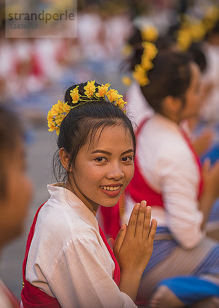 Eröffnungszeremonie für das Loy Krathong und Yee Peng Festival am Three Kings Monument  Chiang Mai  Thailand  Südostasien  Asien