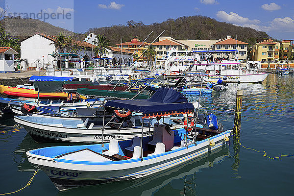 Santa Cruz Marina  Huatulco  Bundesstaat Oaxaca  Mexiko  Nordamerika