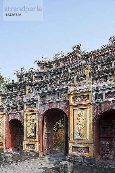 Das Chuong Duc Tor in der Kaiserstadt  Die Zitadelle  UNESCO Weltkulturerbe  Hue  Vietnam  Indochina  Südostasien  Asien