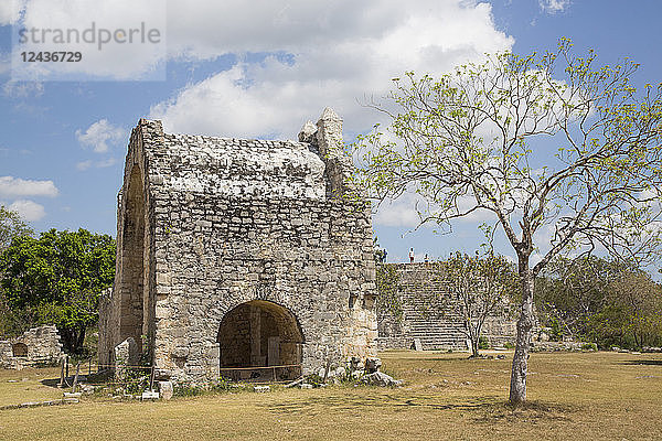 Offene Kapelle (Capilla)  erbaut zwischen 1590 und 1600  archäologische Stätte Dzibilchaltun  bei Merida  Yucatan  Mexiko  Nordamerika