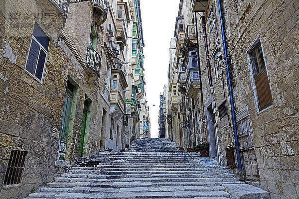 Straße in der Stadt Valletta  UNESCO-Weltkulturerbe  Malta  Europa