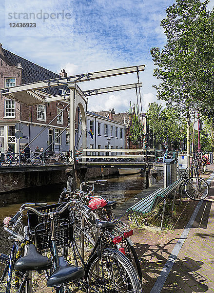 Staalmeestersbrug über Groenburgwal-Kanal  Amsterdam  Nordholland  Niederlande  Europa
