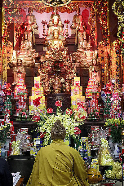 Buddhistische Zeremonie  Chua Thanh Buddhistischer Tempel  Lang Son  Vietnam  Indochina  Südostasien  Asien