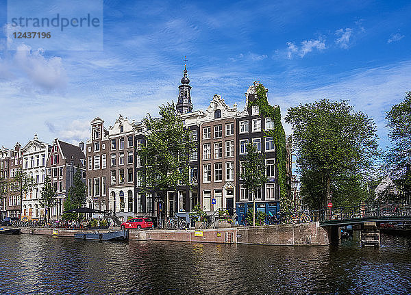 Häuser am Kloveniersburgwal-Kanal  Amsterdam  Nordholland  Niederlande  Europa
