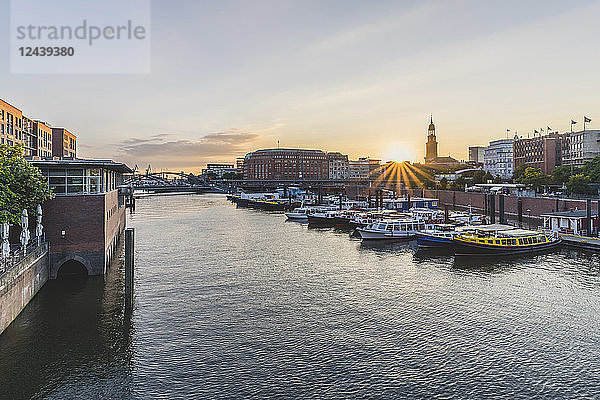 Germany  Hamburg  inland harbour with St. Michaelis Church in background