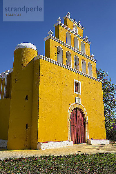 Kirche von San Pedro Apostol  gegründet im siebzehnten Jahrhundert  Tekal de Venegas  Yucatan  Mexiko