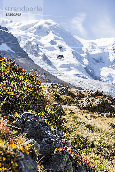 Aiguille Du Midi Lift gehen zurück von der Spitze mit dem Bossons Gletscher im Hintergrund
