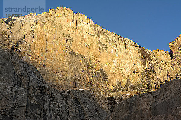 Der Diamant auf dem Longs Peak bei Sonnenaufgang  Rocky Mountain National Park  Estes Park  Colorado.