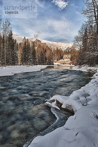 Banff Springs Hotel und Fluss  Winter