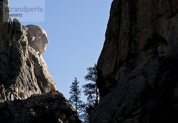 Eine Profilansicht von George Washington im Mount Rushmore National Memorial.