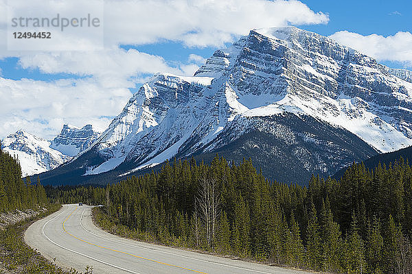 Blick auf den Icefields Parkway in Alberta  Kanada