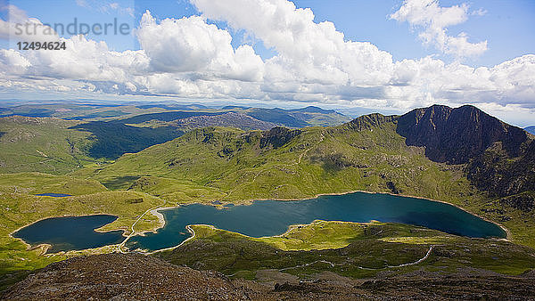 der See Llyn Llydaw im Snowdonia-Nationalpark in Nordwales